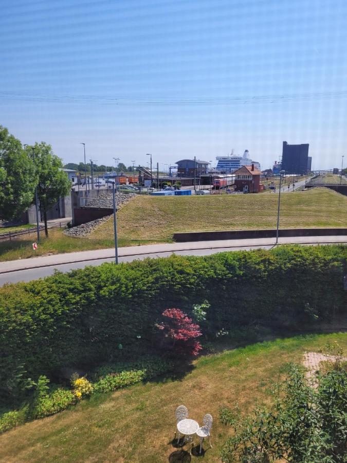 Ems-Hotel Emden Buitenkant foto