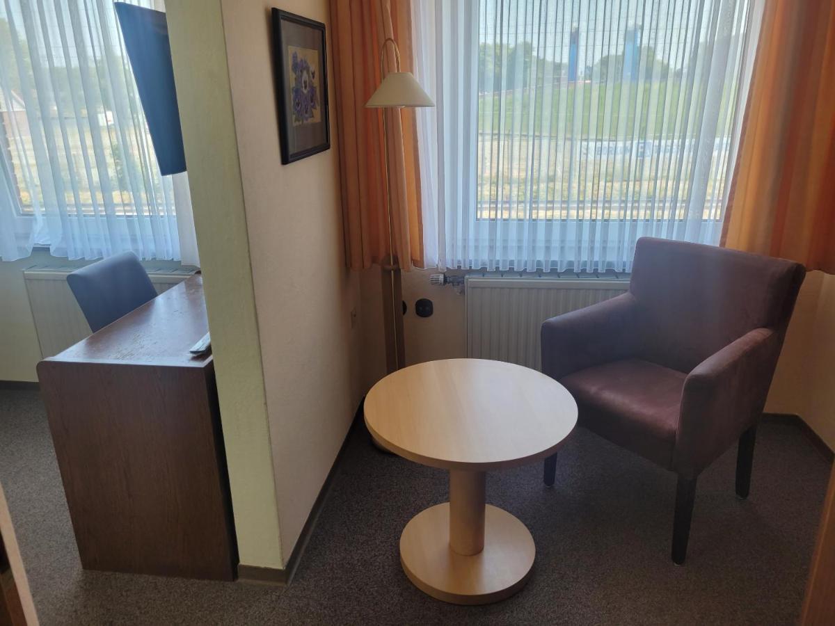 Ems-Hotel Emden Buitenkant foto