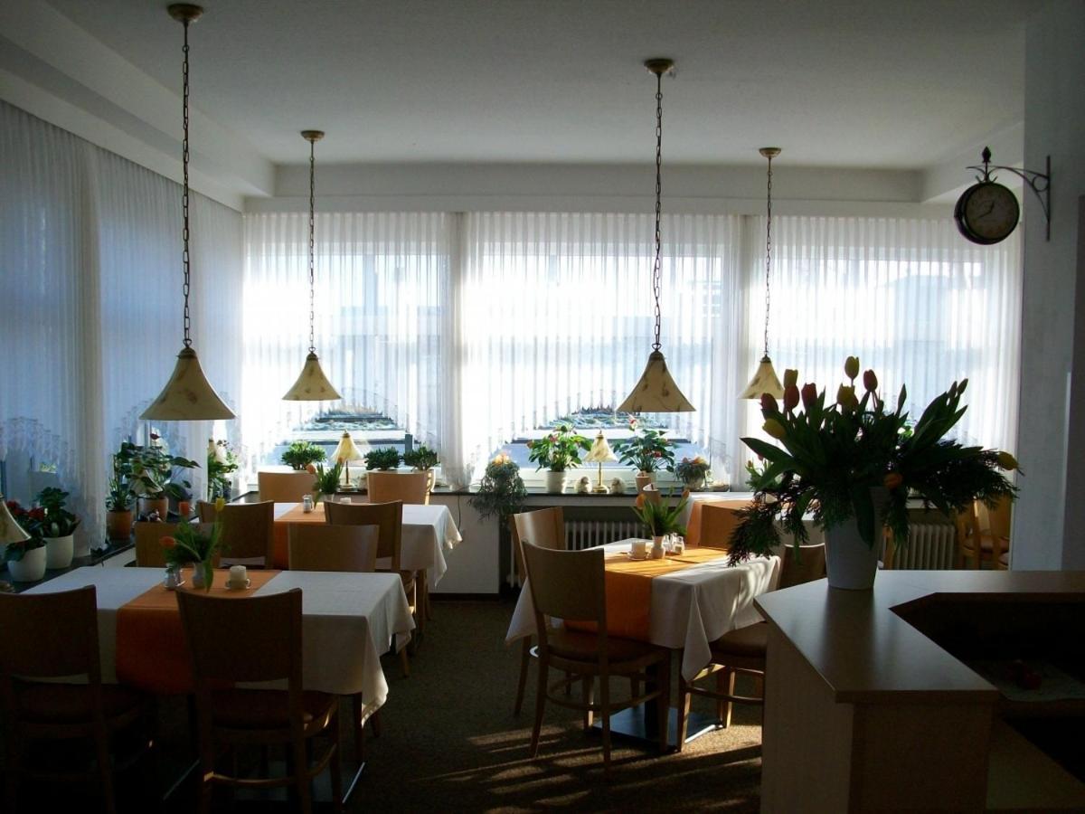 Ems-Hotel Emden Buitenkant foto
